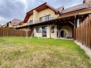 De inchirat unitate duplex 6 camere curte individuala zona Buna Ziua