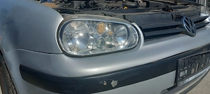 Far dreapta VW Golf 4