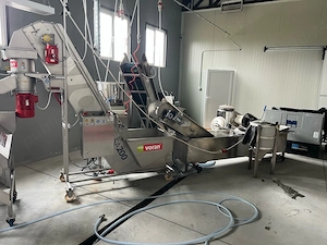 linie sucuri presate la rece si linie cartofi pai