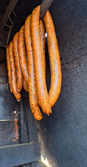 Vând cârnați afumați de casă 