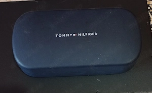 vînd ochelari Tommy Hilfiger 