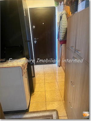Apartament 2 camere de vanzare zona KM 4-5