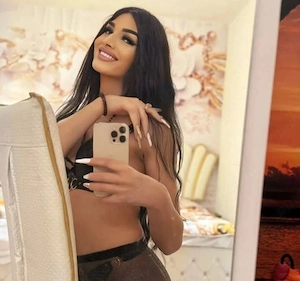 Transexula noua an orașu  tău numele meu e  Karla 