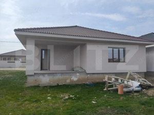 De vanzare casa Santandrei pe un singur nivel intr-o zona linistita - imagine 3