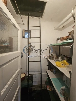 Casa solida cu teren drept si pozitie retrasa - imagine 17