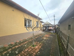 Casa solida cu teren drept si pozitie retrasa - imagine 4