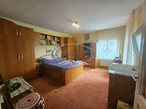 Casa solida cu teren drept si pozitie retrasa - imagine 11