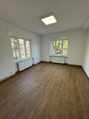 Proprietar, inchiriez apartament decomandat 3 camere langa Punctele Cardinale