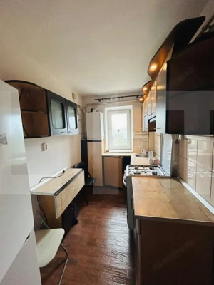 Apartament cu 3 camere semidecomandat - imagine 2