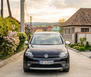 VW Golf 6 CROSS 1.4TSI Navigatie SenzoriParcare DubluClima ÎncălzireScaune CamerăMarșarier Bluethoot - imagine 3