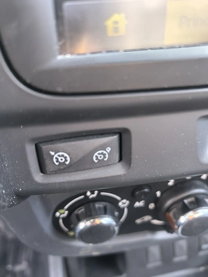 Dacia Duster 1.2 Benzina 2x4 - imagine 9