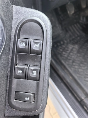 Dacia Duster 1.2 Benzina 2x4 - imagine 7