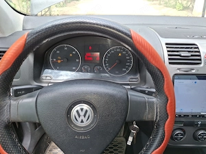 De vânzare golf 5 1.9 preț 6000 ofer fiscal tot ce trebuie  - imagine 2