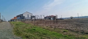 Teren intravilan, 701 mp, fs 17.8 ml, Dumbrăvița - imagine 2