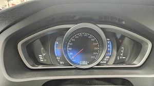 Volvo V40 D4 R Design  - imagine 10