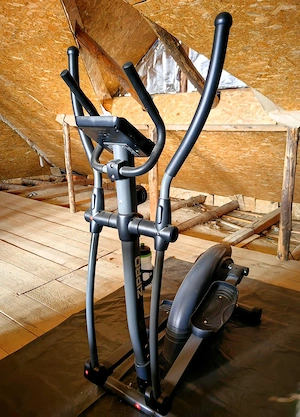 Bicicletă eliptică magnetica Zipro Hulk, volantă 8 kg