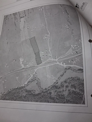 Casa lemn masiv acoperita recent + 5 anexe + teren peste 15000 mp la 46000 Euro negociabil