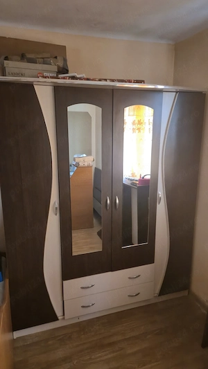 Vând șifonier dormitor