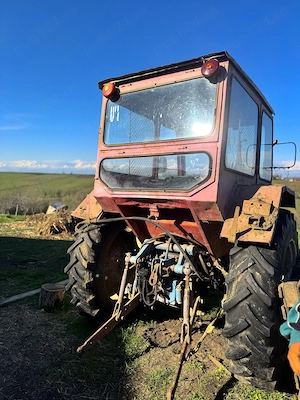 Vând urgent tractor  - imagine 3