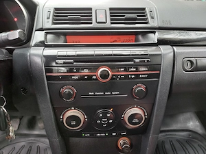 Mazda 3  benzina 1.6 itp și asigurare valabila  - imagine 5