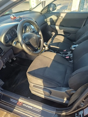 Hyundai i30 1,6 crdi 2012 - imagine 8