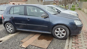 Vând Volkswagen Golf 5 1.9TDI