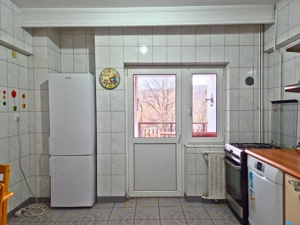 De inchiriat - 3 camere, central, bloc cu lift - imagine 5