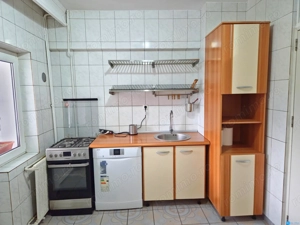 De inchiriat - 3 camere, central, bloc cu lift - imagine 3