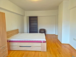 De inchiriat - 3 camere, central, bloc cu lift - imagine 2