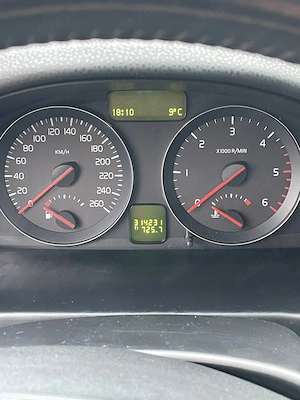 Volvo V50 1.6 Diesel, 2009   economic, confortabil și bine echipat - imagine 5