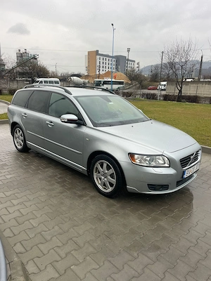Volvo V50 1.6 Diesel, 2009   economic, confortabil și bine echipat - imagine 3