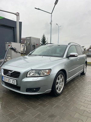Volvo V50 1.6 Diesel, 2009   economic, confortabil și bine echipat - imagine 4
