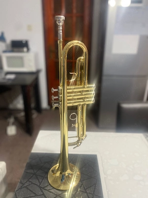 Vând trompetă ca nouă 