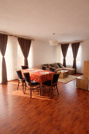 P.F. închiriez apartament 2 camere, etaj 1din4, parcare inclusă   Florești, str. Florilor
