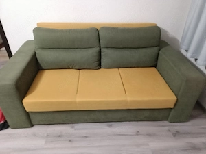 Vând canapea 3 locuri in stare foarte bună