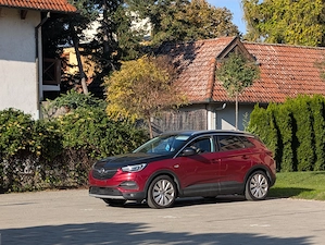 Opel Grandland X Vând OPEL GRANDLAND - X, 1.6 TURBO, Plug-In Hybrid 300cp