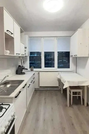 Tudor - Vanzare apartament 3 camere - Str. Brasovului - imagine 3