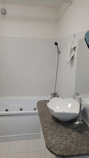 Închiriere garsonieră in vilă - imagine 4