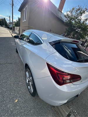 Opel Astra J Gtc - imagine 3