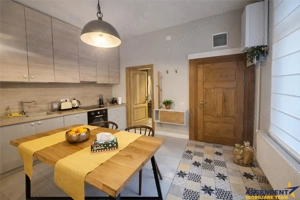 Refugiu urban lux, apartament spectaculos pe aleea pietonala a Postavarului,Centrul Istoric - imagine 2