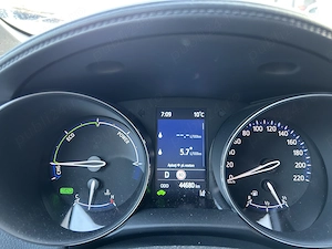 Proprietar vând autoturism marca Toyota C-HR, stare excepțională  - imagine 4