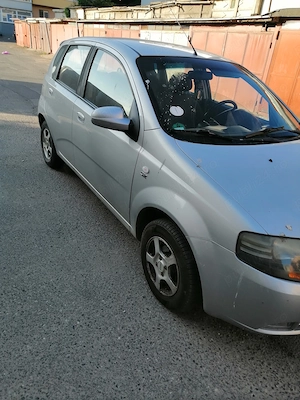 Vând mașina Chevrolet kalos benzina    - imagine 2