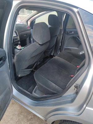 vand ford focus ghia mk2 din 2005 - imagine 4