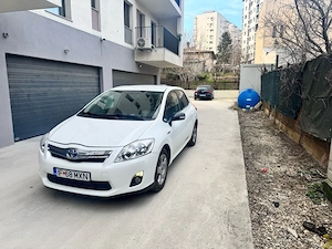 vand toyota auris hybrid si gpl