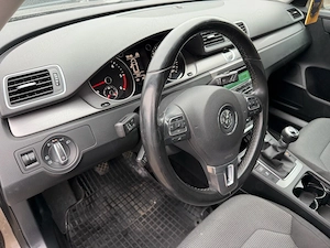 VW Passat   An 2012   TDI 105 cp   E5 - imagine 7