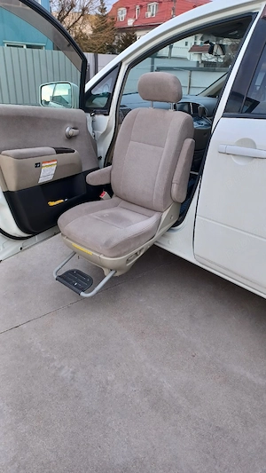 Nissan Presage monovolum cu scaun  lift persoane handicap locomotor masina deosebita - imagine 5