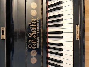 Pianina valoroasa de colectie Ed. Seiler an de fabricatie 1898