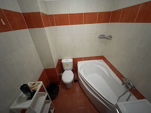 Garsoniera moderna utilata gata de mutat 