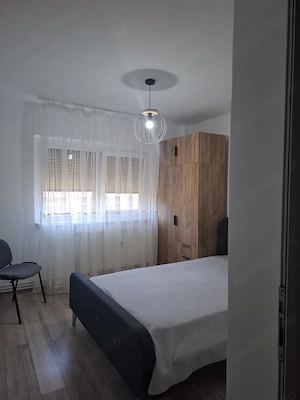 2 camere amenajate modern, mobilate, zona Micro 17 Pret 400 Euro - imagine 3