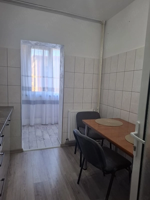 2 camere amenajate modern, mobilate, zona Micro 17 Pret 400 Euro - imagine 8